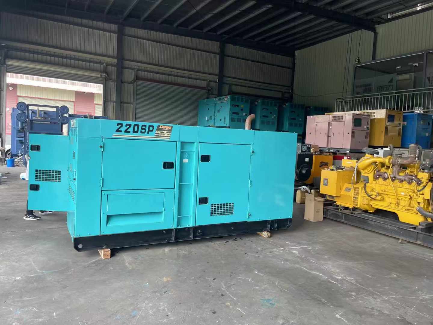 乐亭800kW 柴油发电机的输出电流波动范围是多少？
