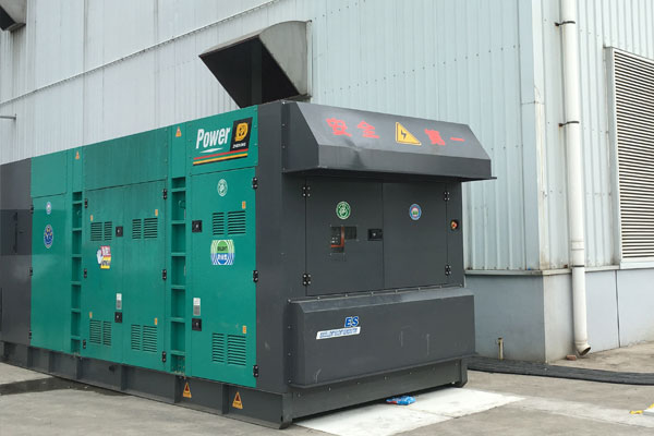 乐亭燃油滤清器的更换流程是怎样的？